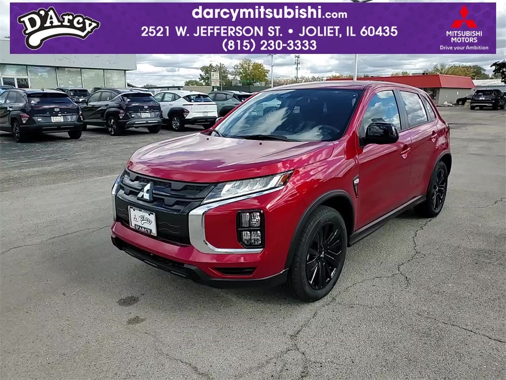 2025 Mitsubishi Outlander Sport LE's photo