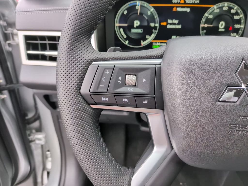 2025 Mitsubishi Outlander Plug-in Hybrid SE - Photo 22