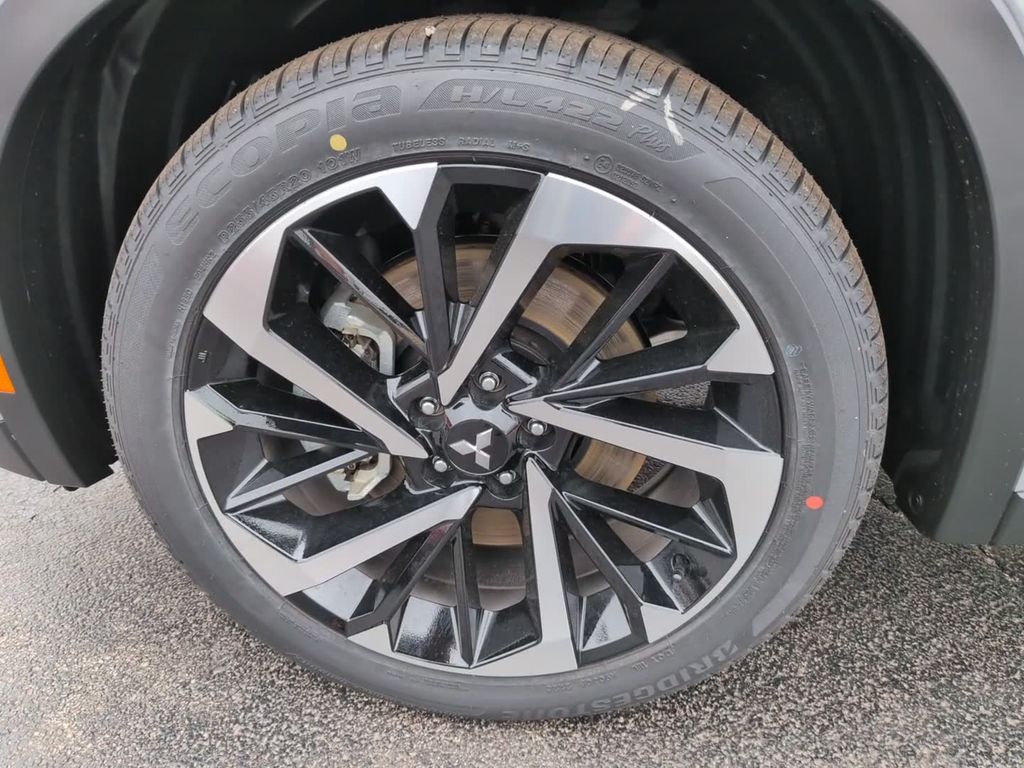 2025 Mitsubishi Outlander Plug-in Hybrid SE - Photo 14