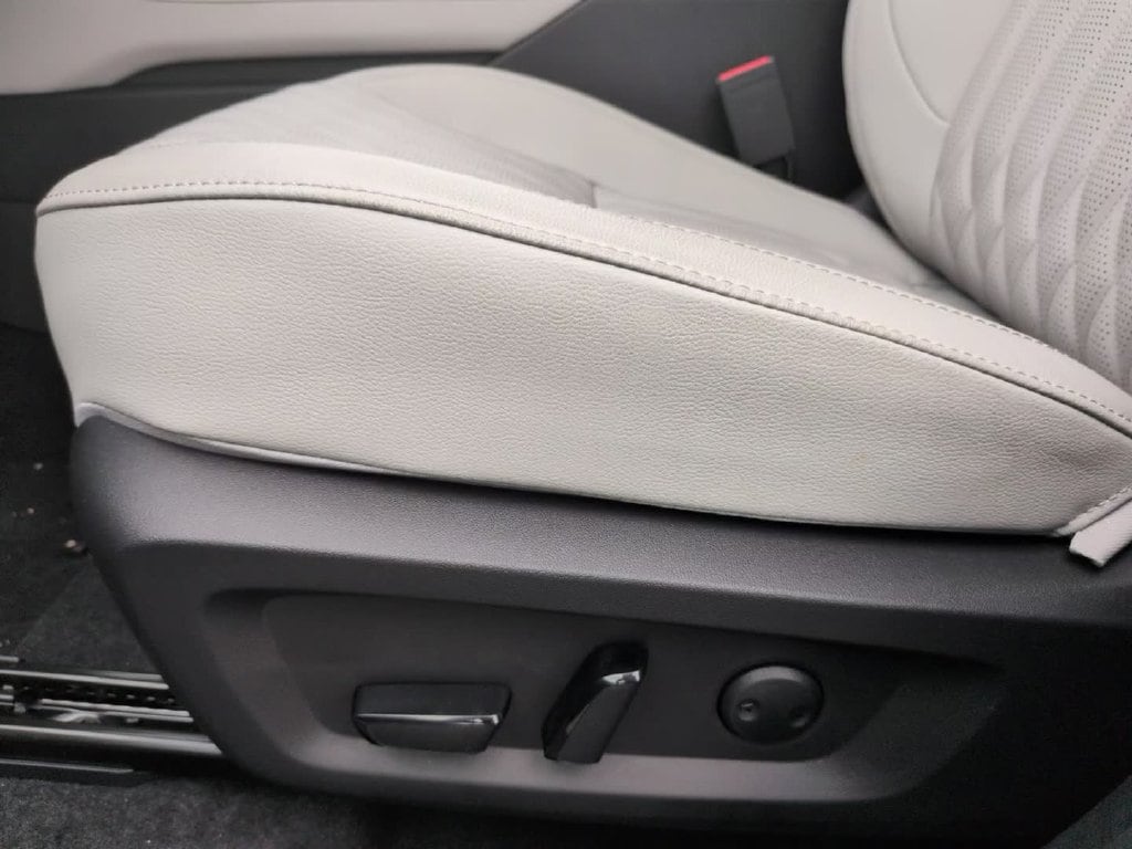 2026 Mitsubishi Outlander SEL - Photo 18