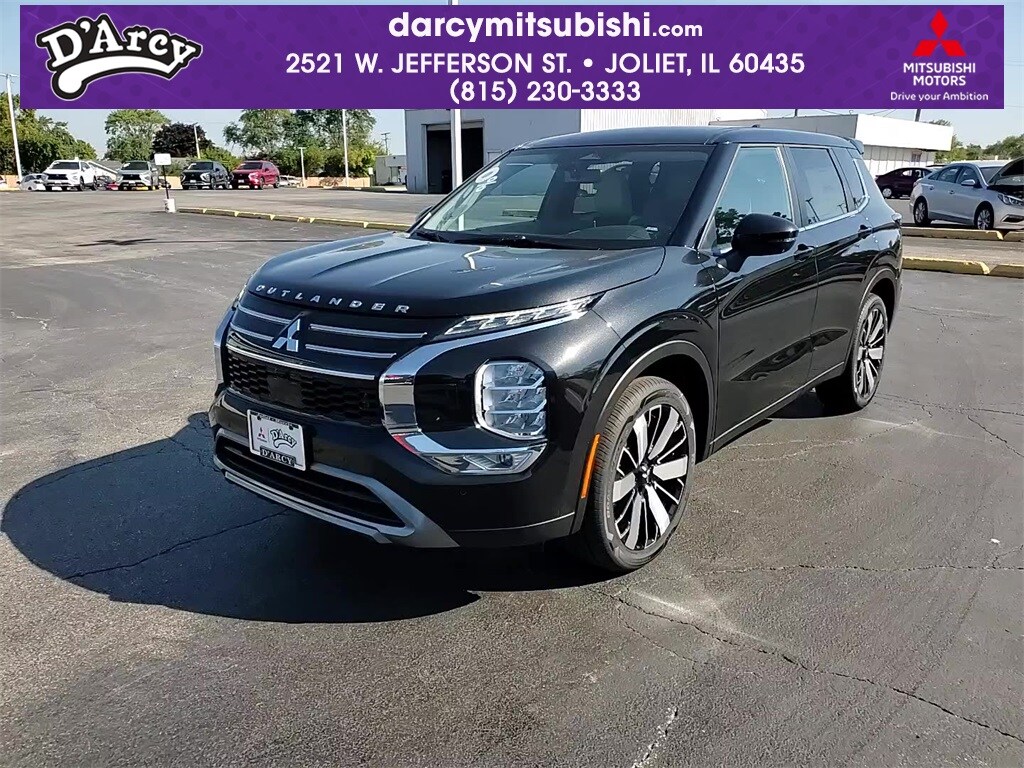2025 Mitsubishi Outlander SE's photo