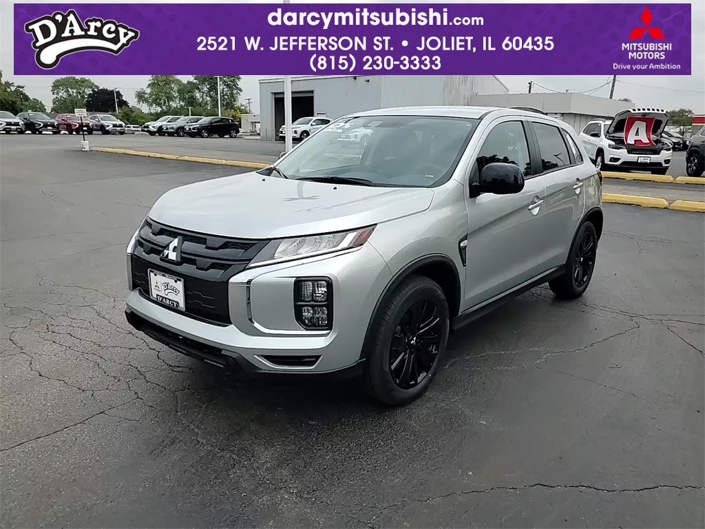 2025 Mitsubishi Outlander Sport LE's photo