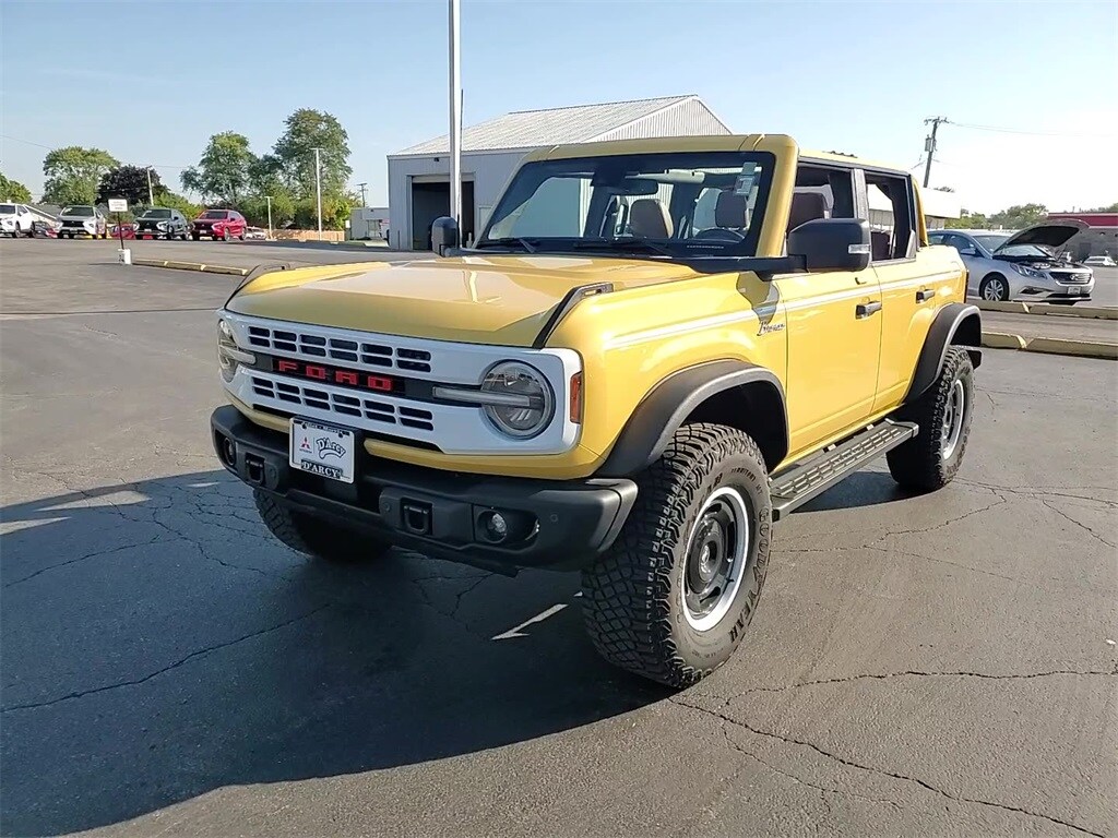 2023 Ford Bronco Heritage Limited First Edition photo 3