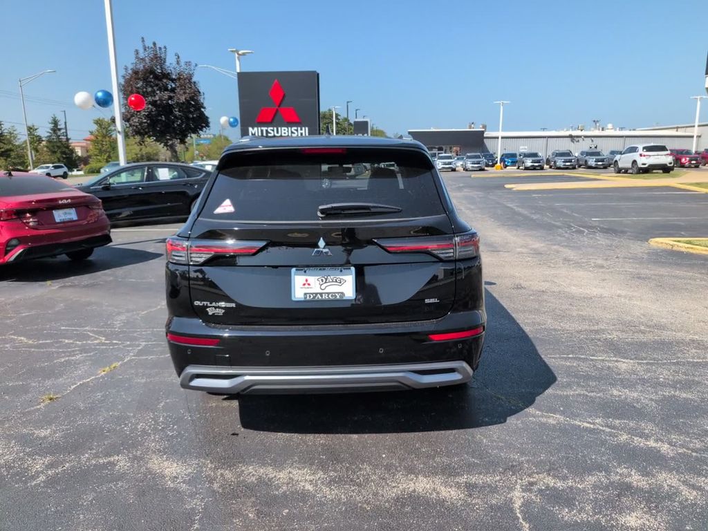 2026 Mitsubishi Outlander SEL - Photo 9