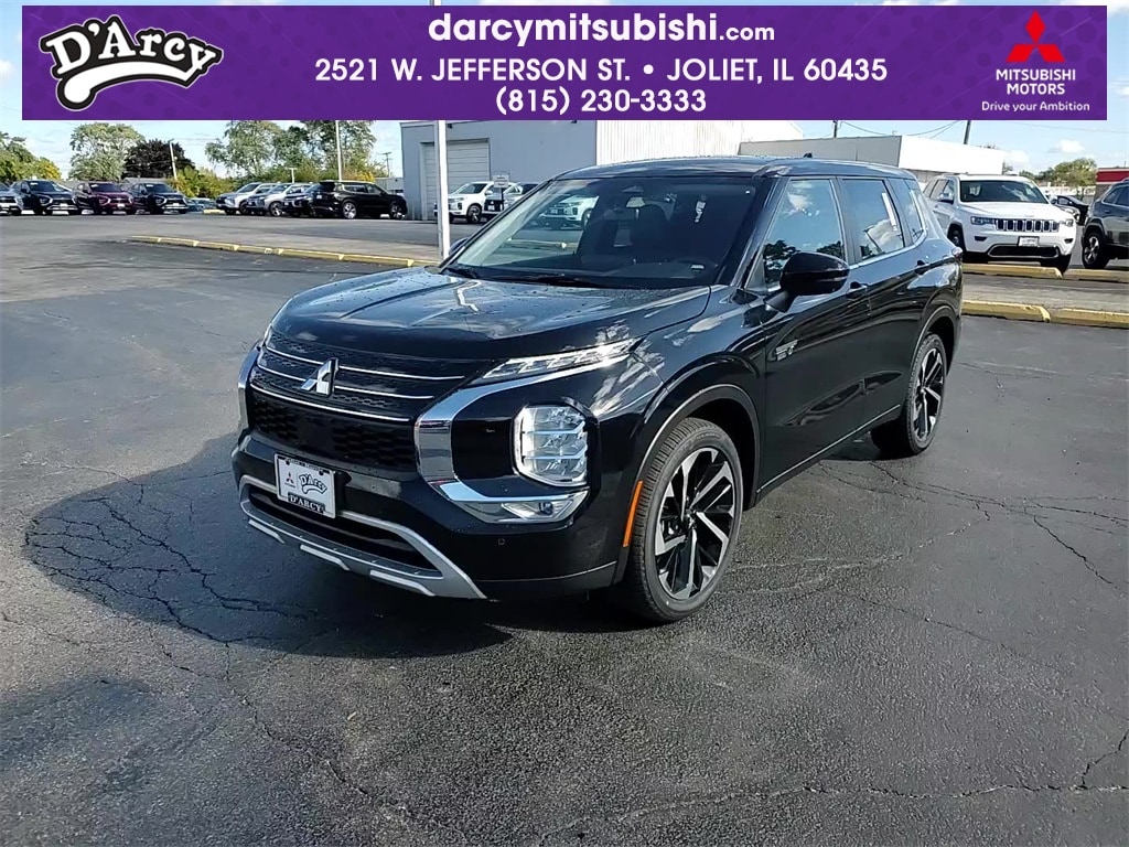 2025 Mitsubishi Outlander Plug-in Hybrid SE's photo