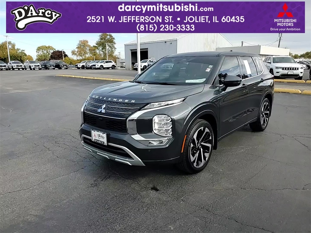 2024 Mitsubishi Outlander SEL's photo