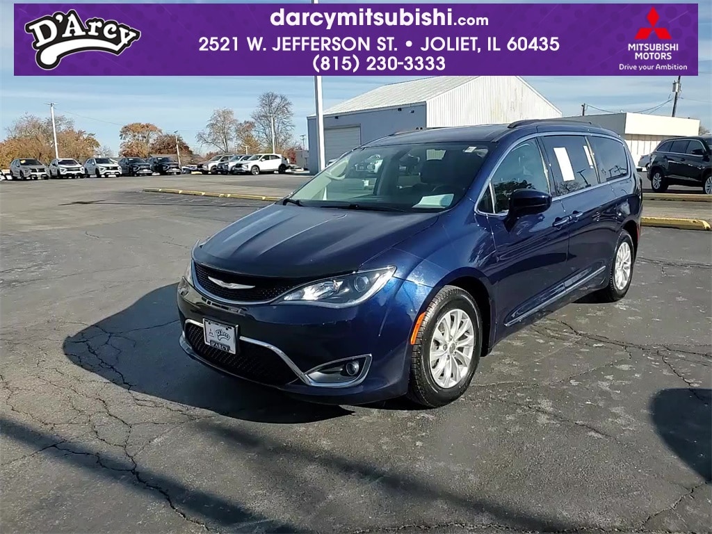2017 Chrysler Pacifica Touring-L