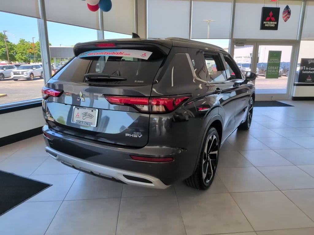 2025 Mitsubishi Outlander Plug-in Hybrid SEL - Photo 9