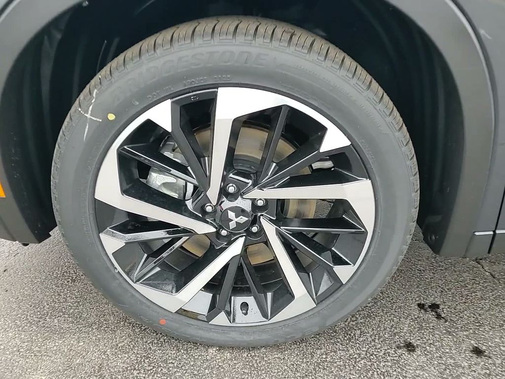 2025 Mitsubishi Outlander Plug-in Hybrid SE - Photo 12