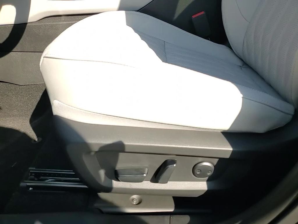 2025 Mitsubishi Outlander SEL Platinum Edition - Photo 26