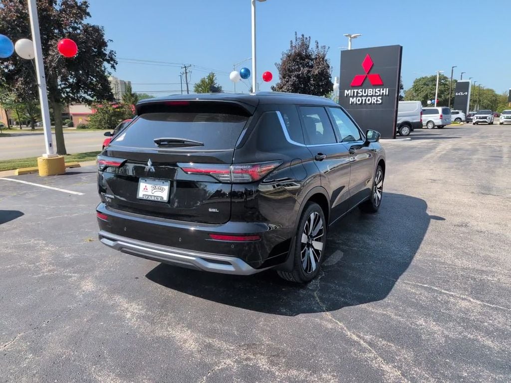 2026 Mitsubishi Outlander SEL - Photo 8