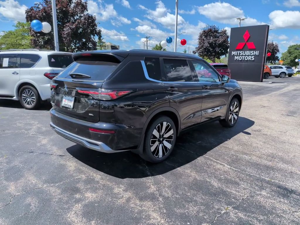 2026 Mitsubishi Outlander SEL - Photo 7