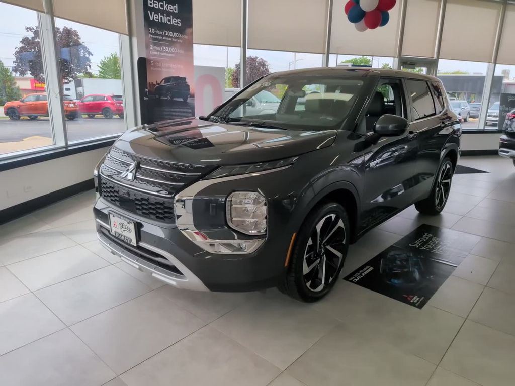 2025 Mitsubishi Outlander Plug-in Hybrid SE - Photo 12