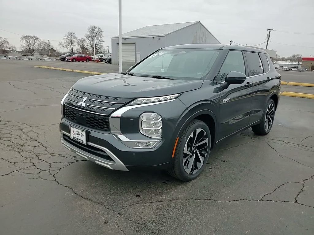 2025 Mitsubishi Outlander Plug-in Hybrid SE - Photo 13