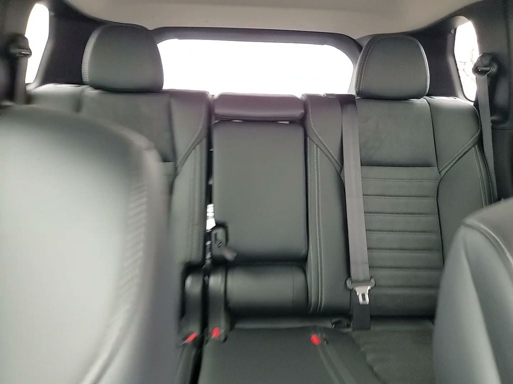 2025 Mitsubishi Outlander Plug-in Hybrid SE - Photo 25