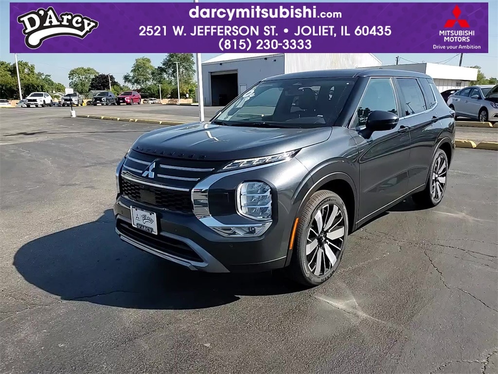2025 Mitsubishi Outlander SE's photo