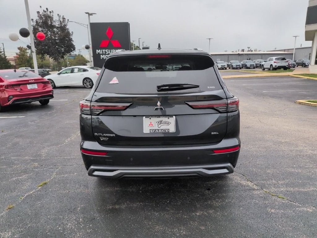 2026 Mitsubishi Outlander SEL - Photo 8