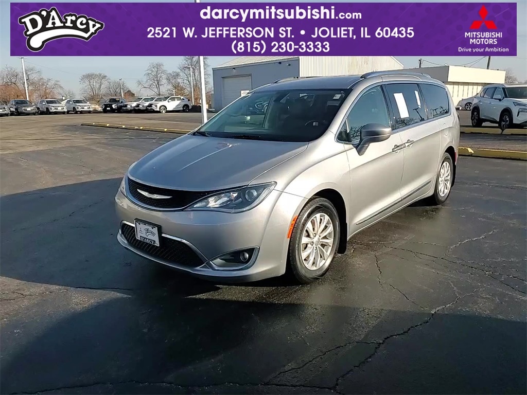 2018 Chrysler Pacifica Touring L Plus's photo