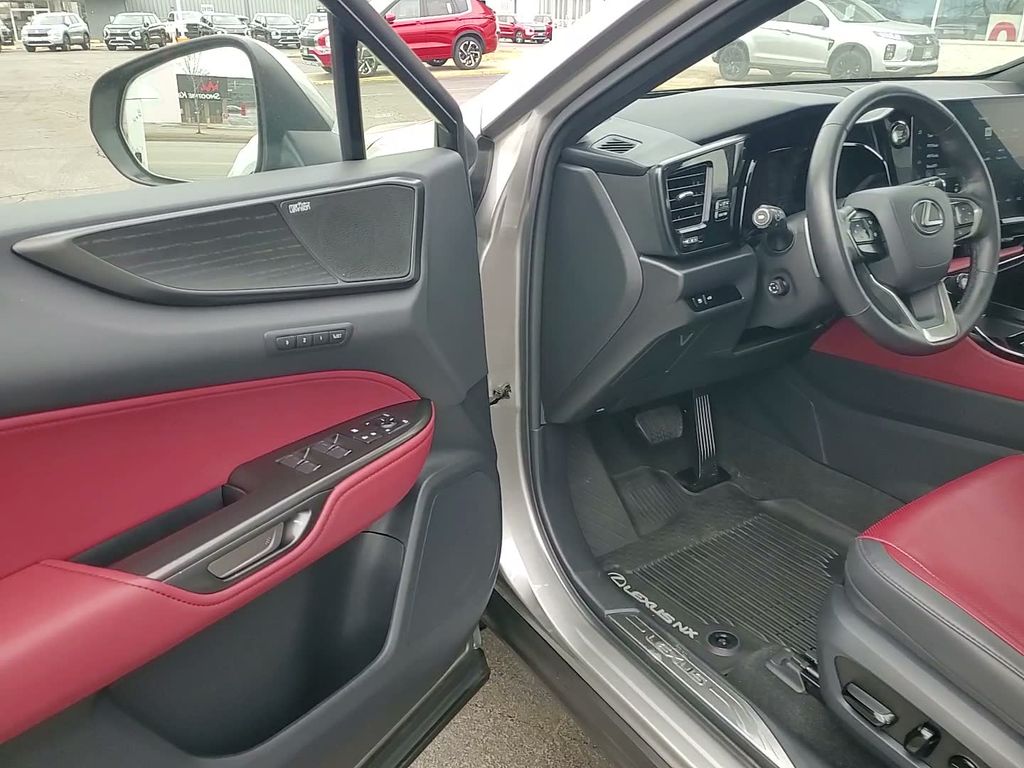 2024 Lexus NX 350 - Photo 14