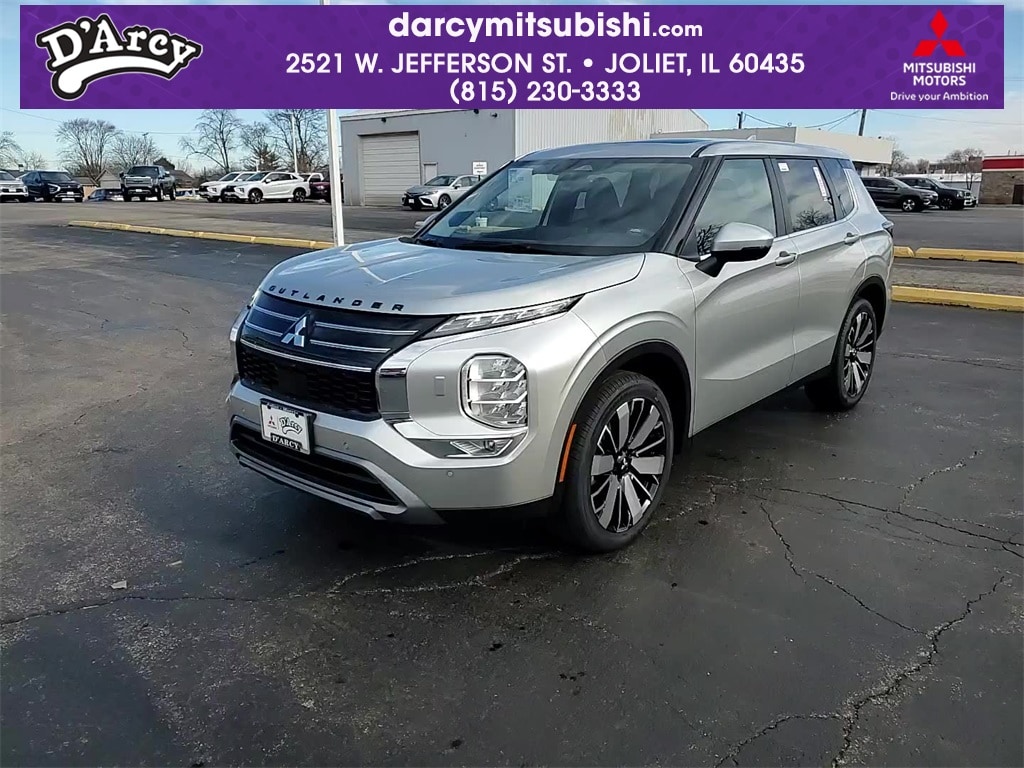 2026 Mitsubishi Outlander SE's photo