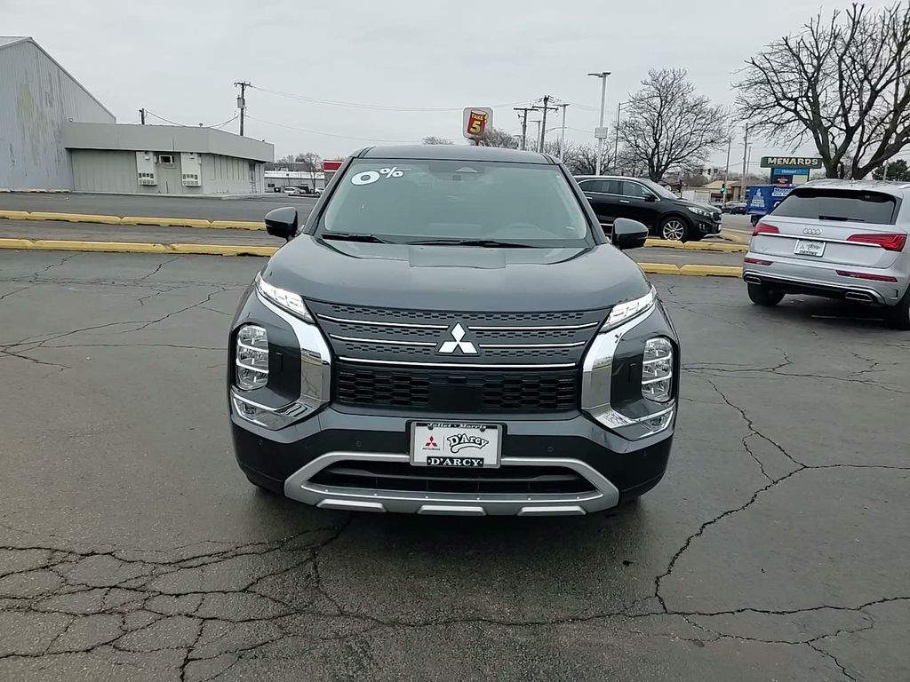 2025 Mitsubishi Outlander Plug-in Hybrid SE - Photo 14