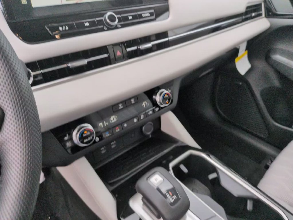 2026 Mitsubishi Outlander SEL - Photo 25