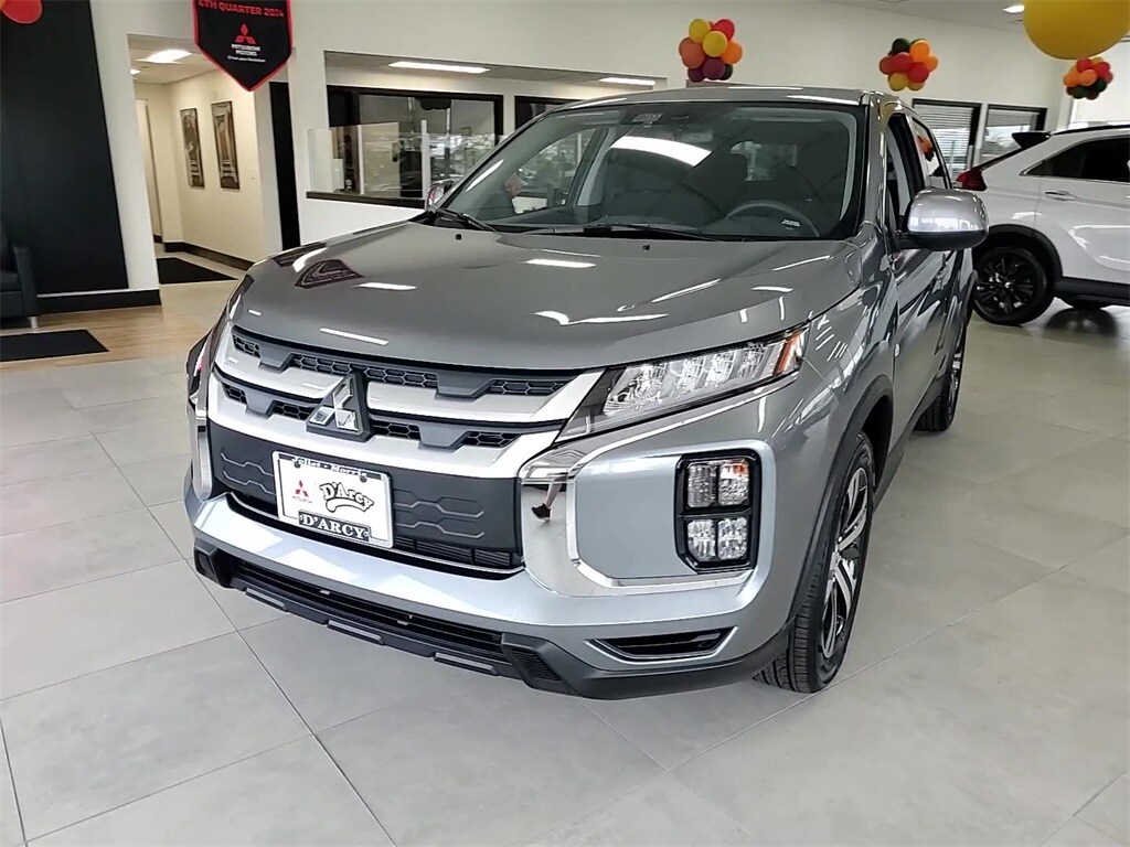 2025 Mitsubishi Outlander Sport ES photo 2