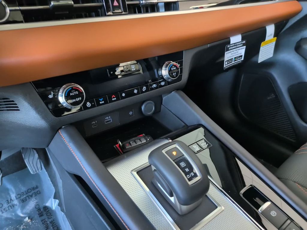 2025 Mitsubishi Outlander Plug-in Hybrid SEL - Photo 27