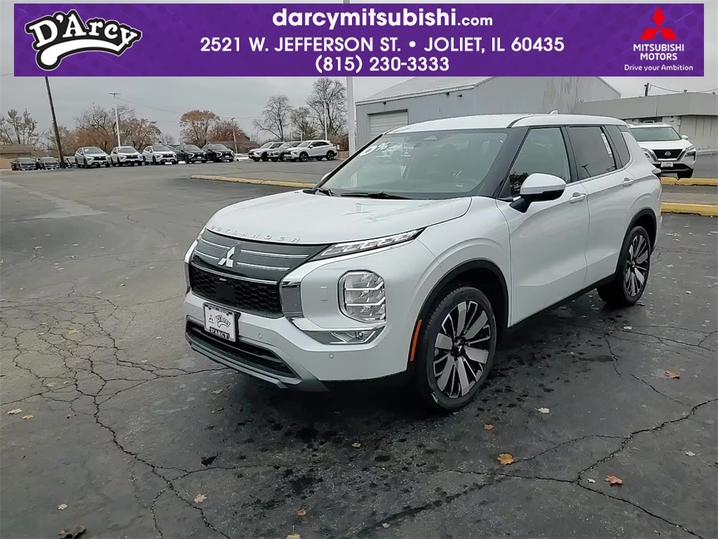 2025 Mitsubishi Outlander SE's photo