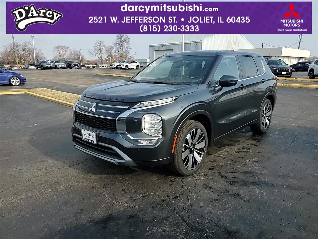 2025 Mitsubishi Outlander SE's photo
