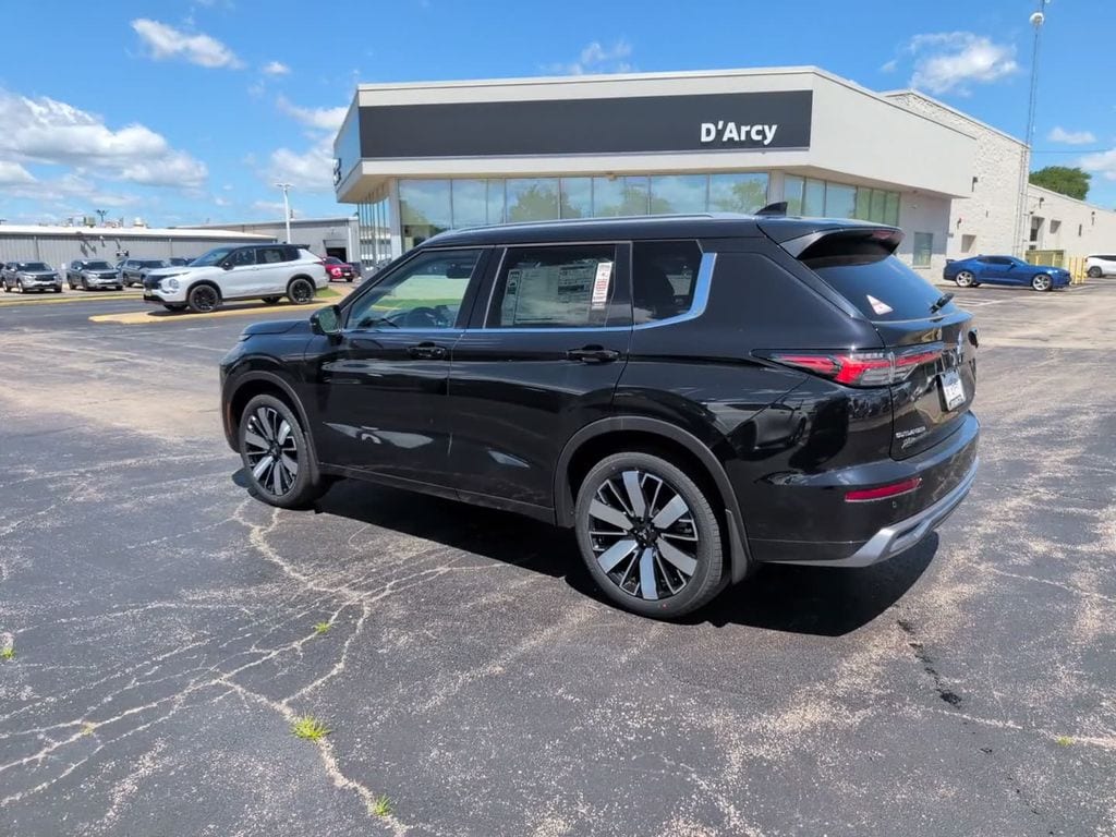 2026 Mitsubishi Outlander SEL - Photo 12