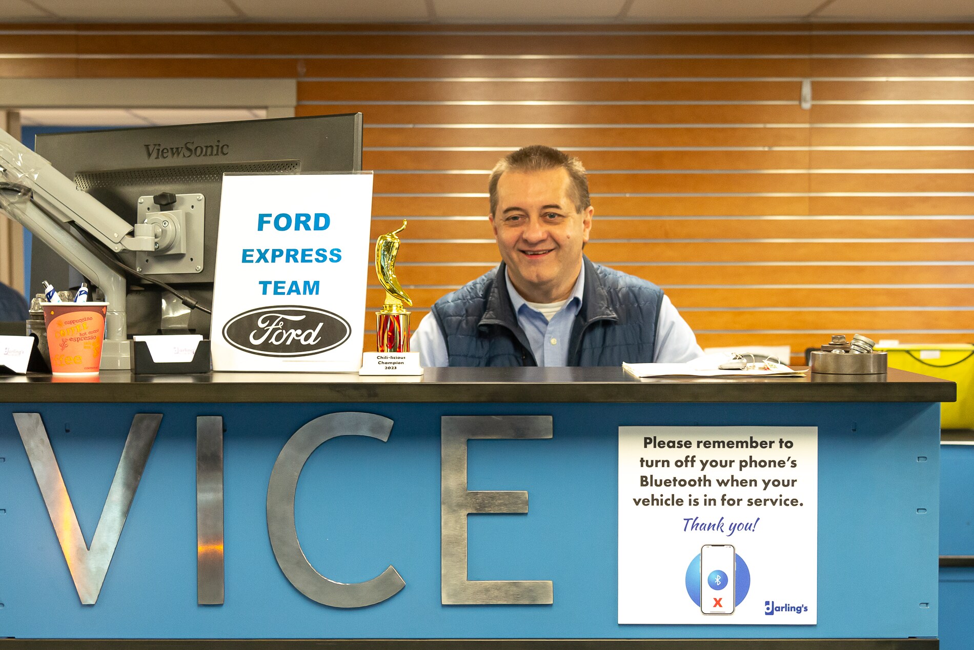 Smiling Service Manager