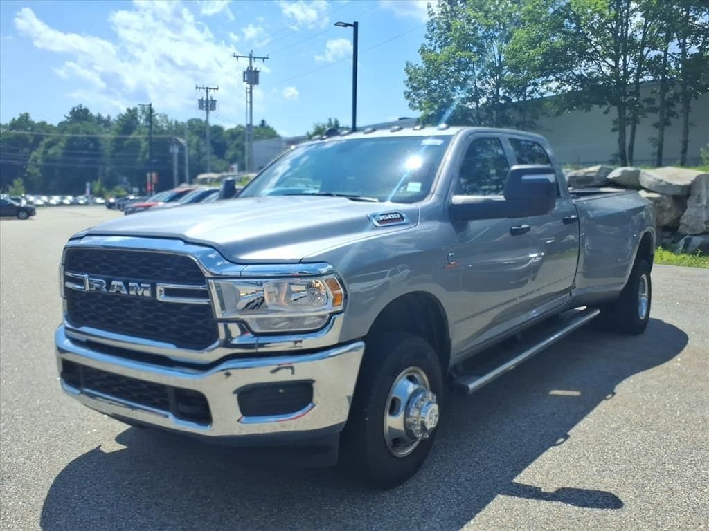 2024 RAM 3500 Tradesman 4X4 Crew Cab LWB's photo