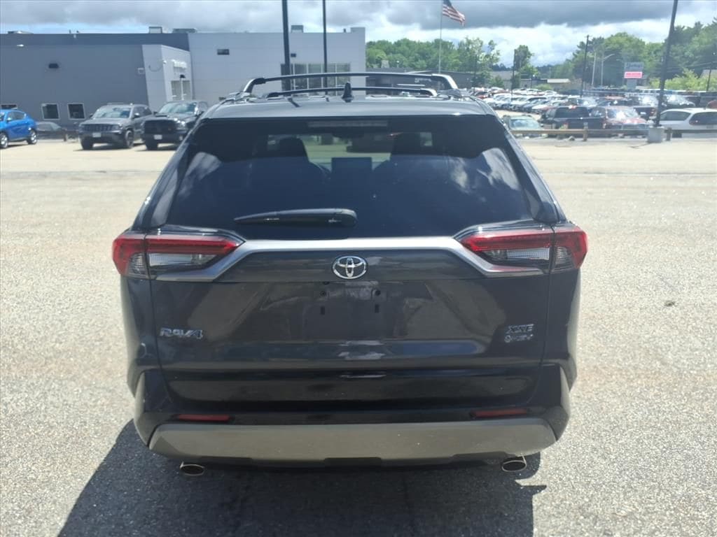 2025 Toyota RAV4 XSE - Photo 6