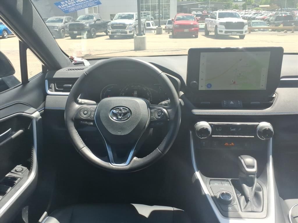 2025 Toyota RAV4 XSE - Photo 10
