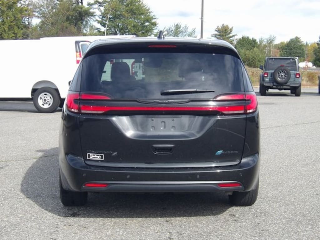 Used 2023 Chrysler Pacifica Plug-In Hybrid Touring L Van Passenger Van