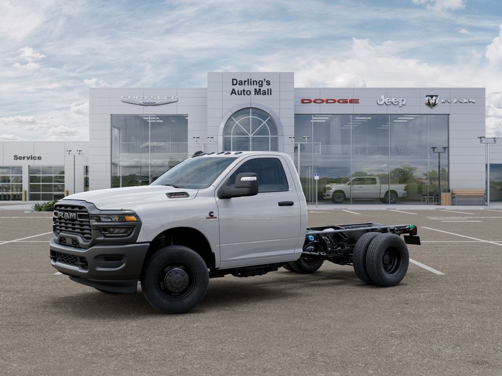 2026 RAM 3500 Chassis Tradesman - Photo 2