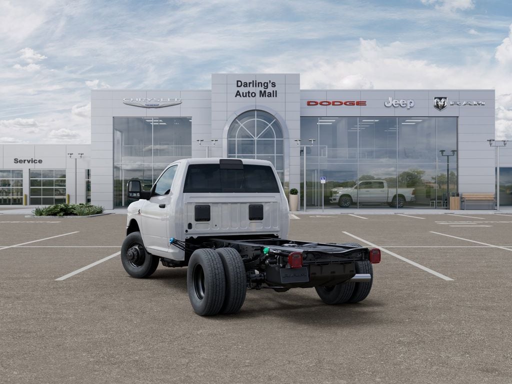 2026 RAM 3500 Chassis Tradesman - Photo 3