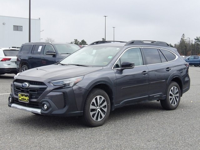 2025 Subaru Outback Premium's photo