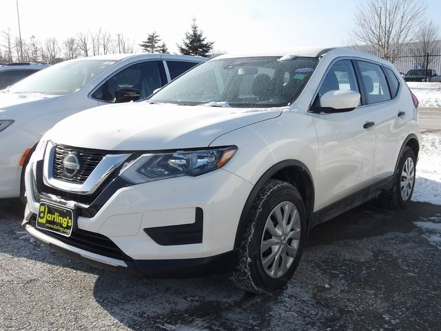 2020 Nissan Rogue S's photo