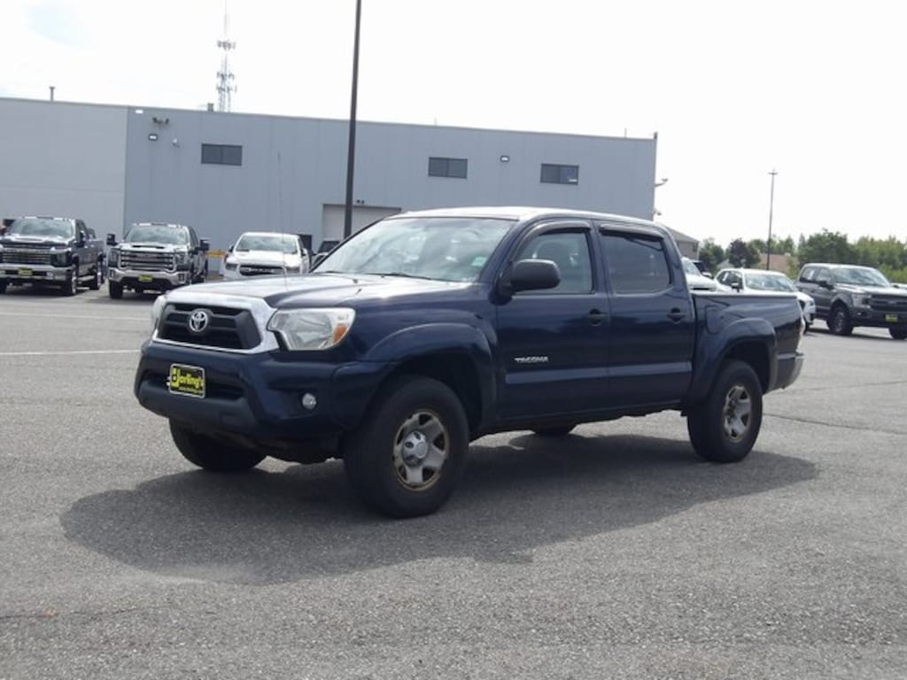 Used 2013 Toyota Tacoma Base (Non-Inspected Wholesale Tow-Off) Truck