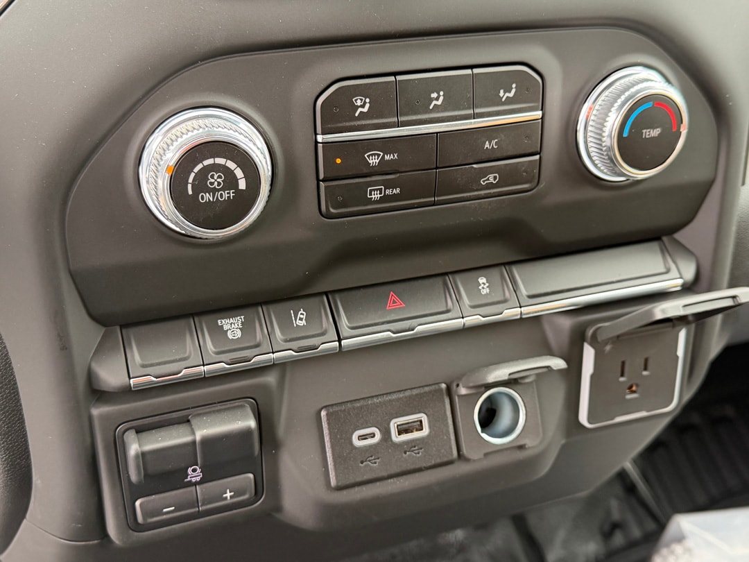 2025 GMC Sierra 3500HD Pro - Photo 14