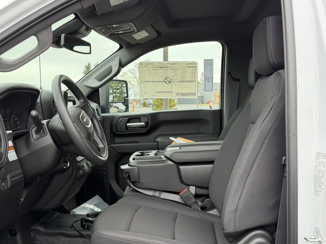 2025 GMC Sierra 3500HD Pro - Photo 8