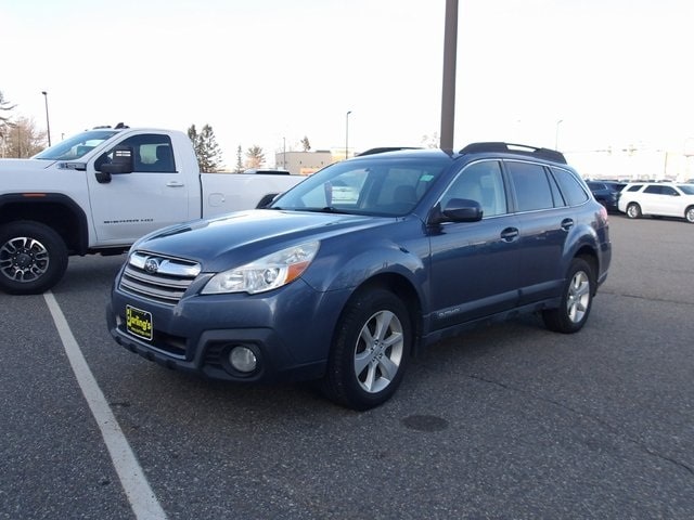 2013 Subaru Outback Premium's photo