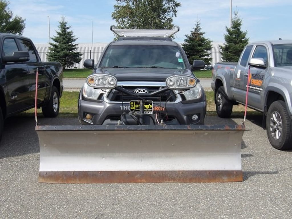 Used 2015 Toyota Tacoma Base (Non-Inspected Wholesale Tow-Off) Truck