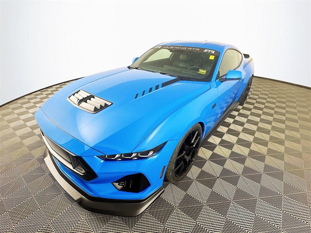 2025 Ford Mustang GT Premium photo 3