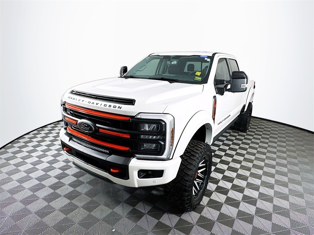 2024 Ford F-250 Lariat photo 2