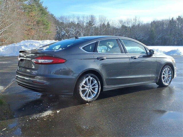 2019 Ford Fusion Energi Titanium photo 4