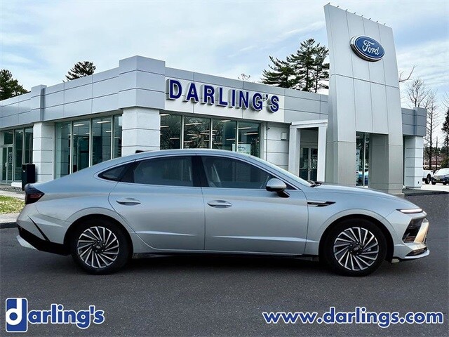 2024 Hyundai Sonata Hybrid Limited photo 2