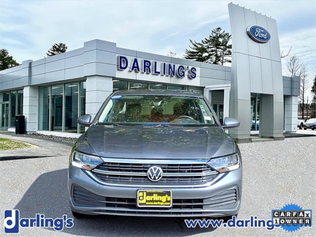 Used 2024 Volkswagen Jetta 1.5T SE Sedan